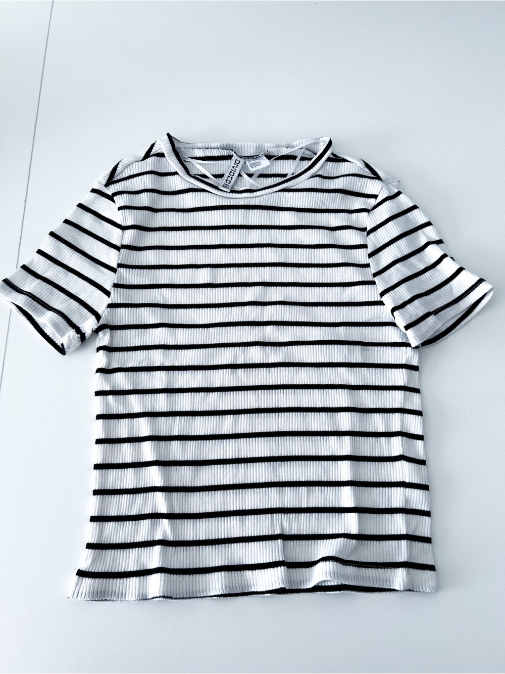 H&M White and Black Striped Short-Sleeve Crewneck Tee